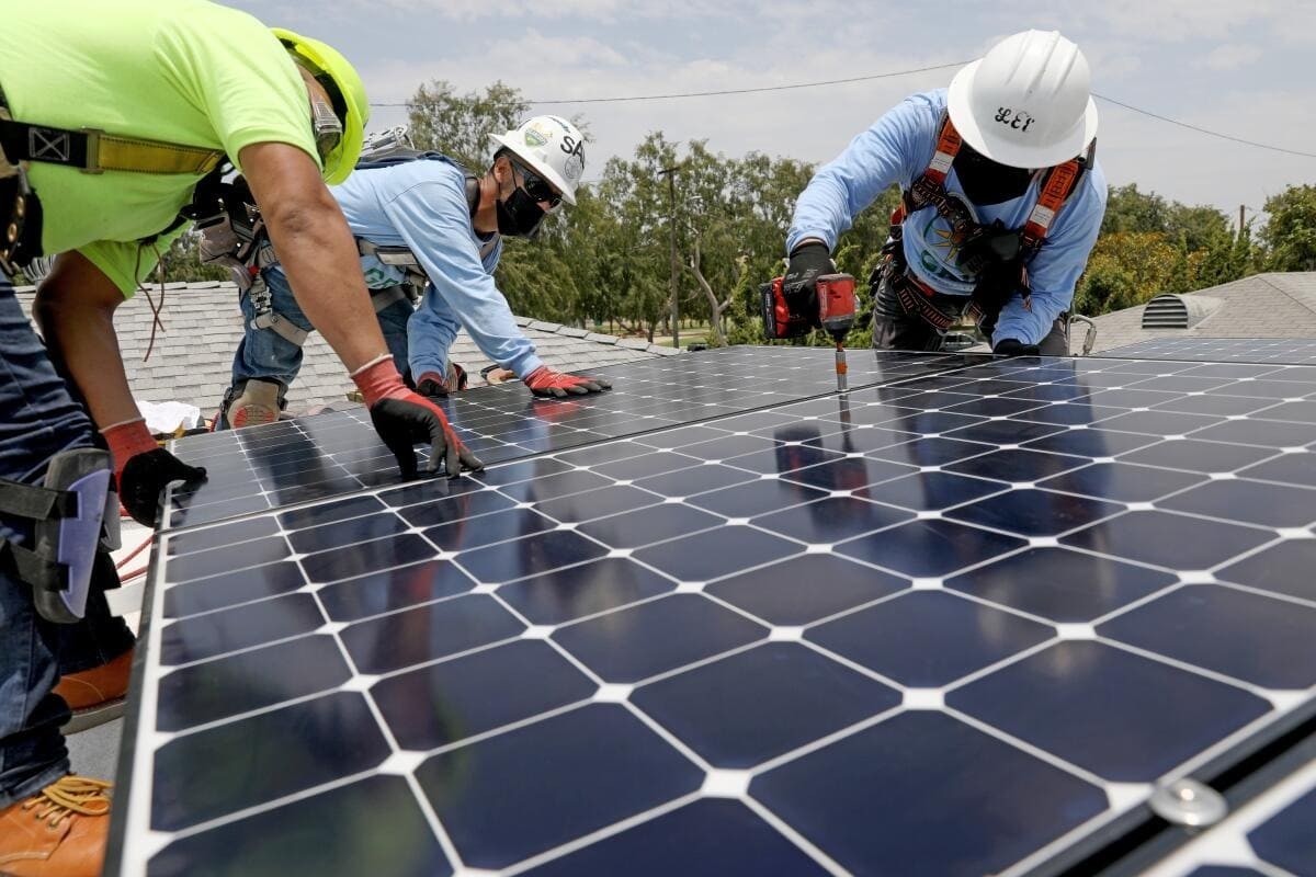 El papel de la tecnología en la gestión de la energía solar